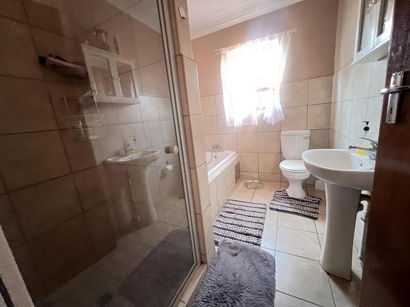 2 Bedroom Property for Sale in Kathu Northern Cape